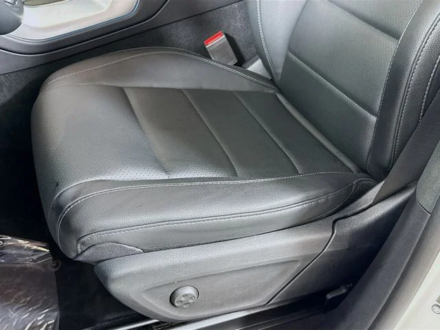 Used 2022 White Mercedes-Benz GLE 350 image 22