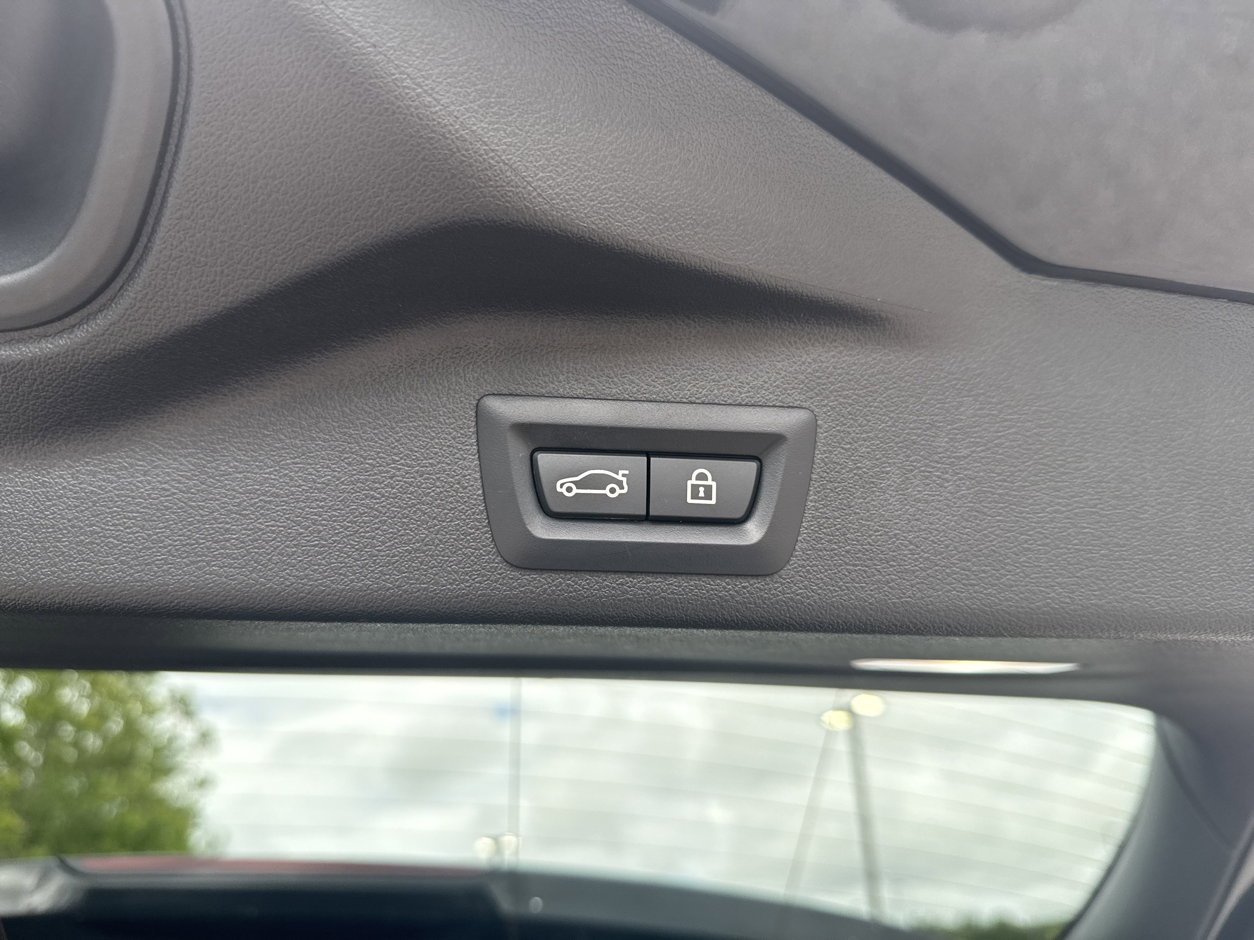 Used 2023 Black Sapphire Metallic BMW M50i image 21