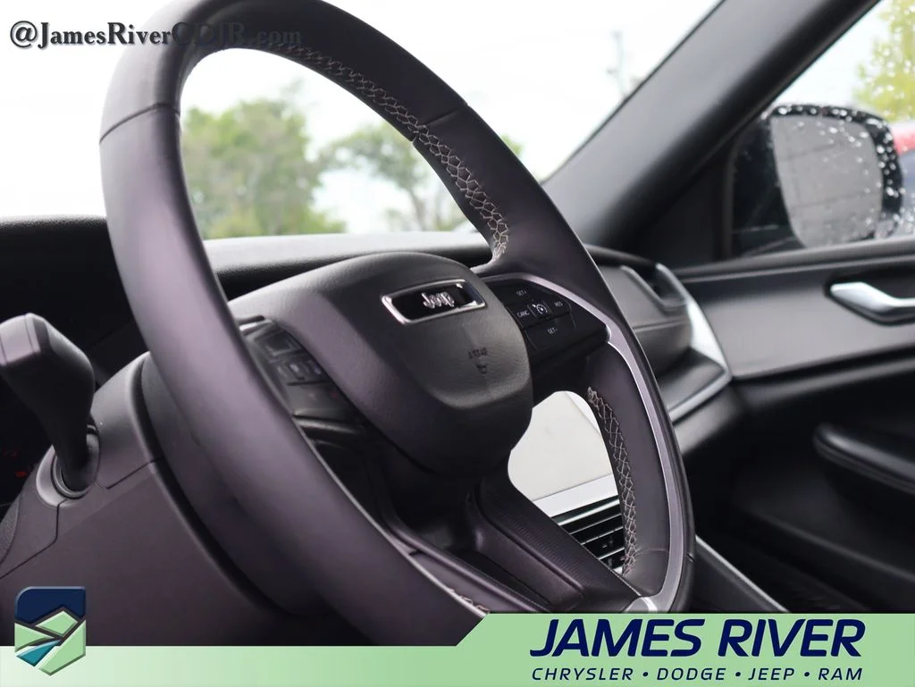 Used 2024 Silver Jeep Altitude image 26