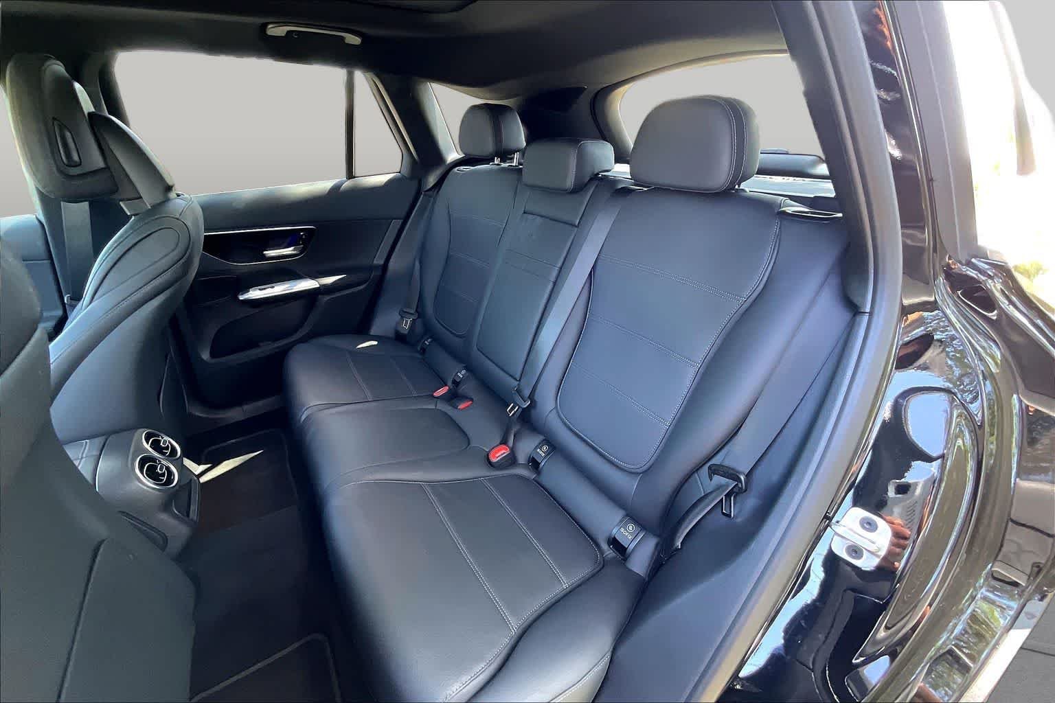 New 2026 Obsidian Black Metallic Mercedes-Benz GLC 300 image 20