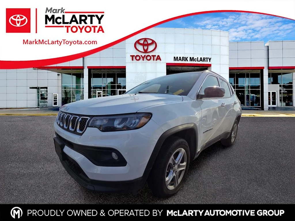 Used 2024 White Jeep Latitude image 1