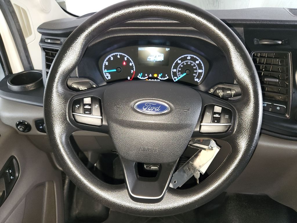 Used 2022 White Ford Box Truck image 24