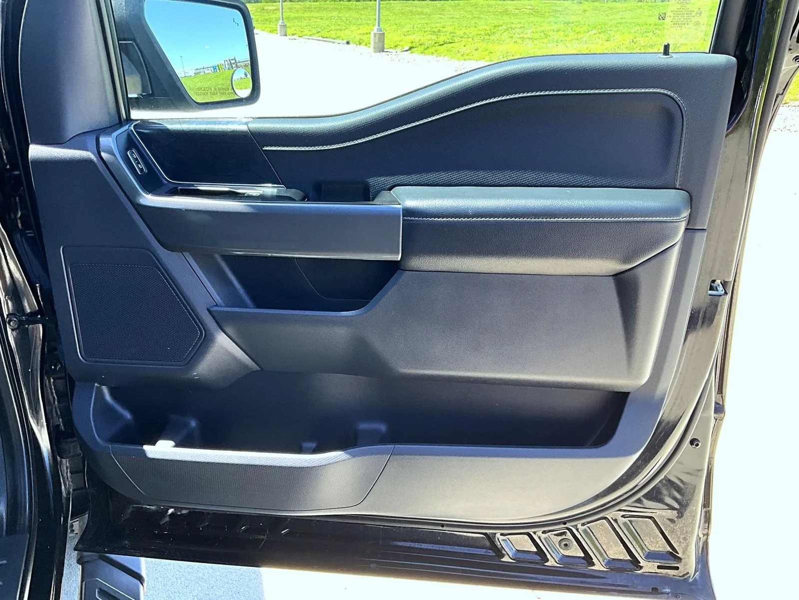 Used 2023 Black Ford XLT image 17