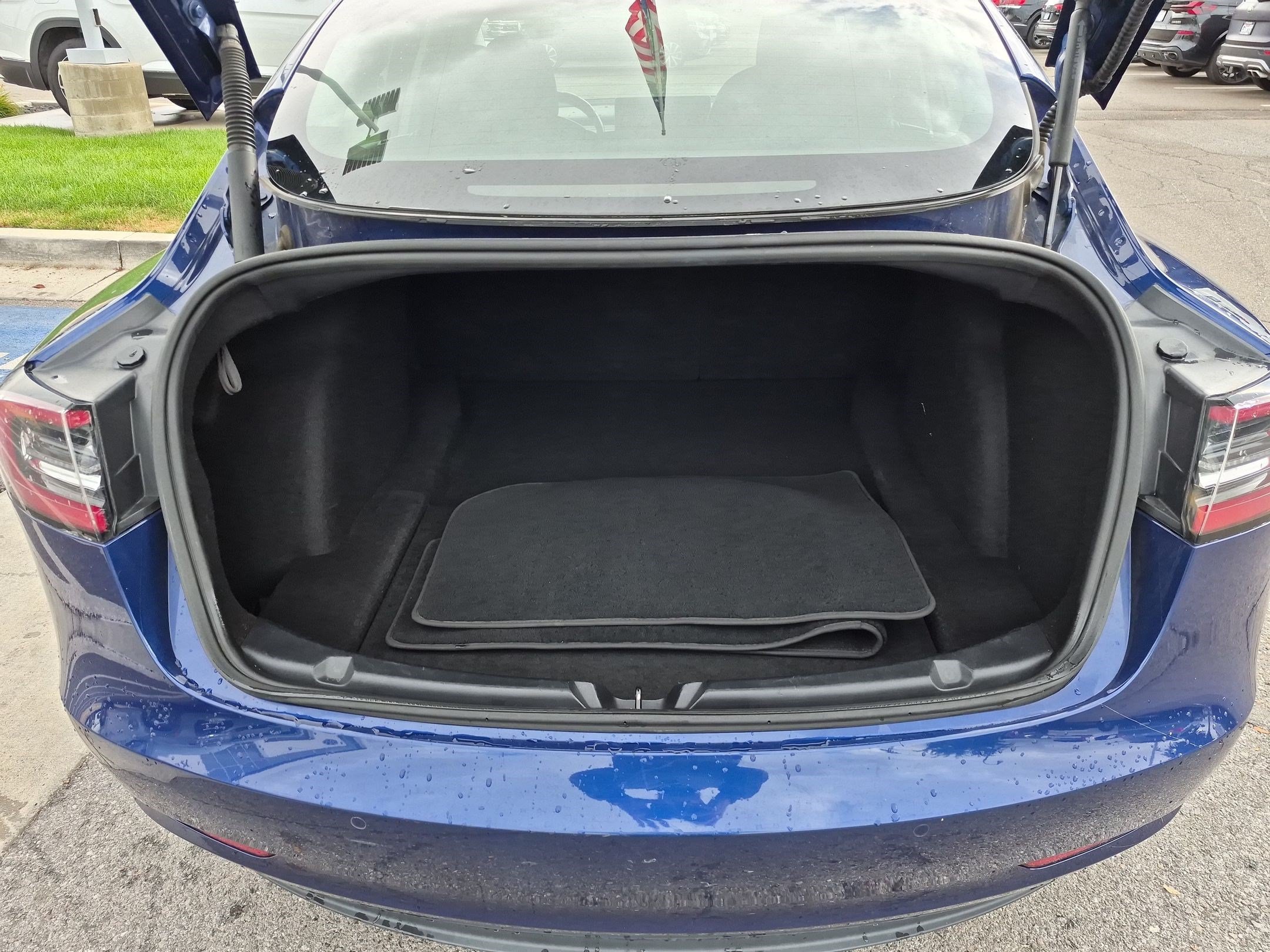 Used 2022 Deep Blue Metallic Tesla Long Range image 28