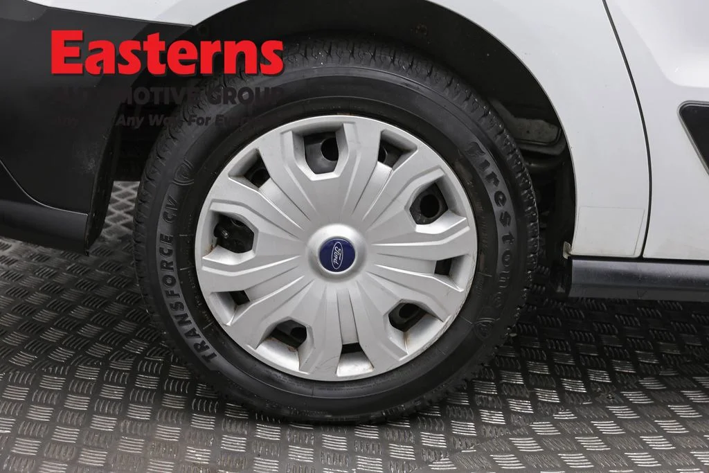 Used 2019 White Ford XL image 30
