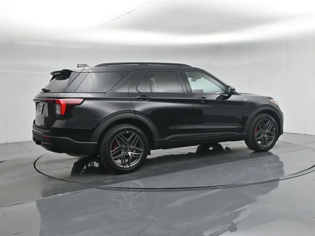 New 2026 Agate Black Metallic Ford ST-Line image 27