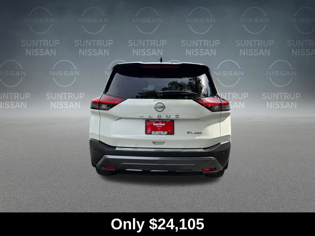 Used 2023 White Nissan SL image 4