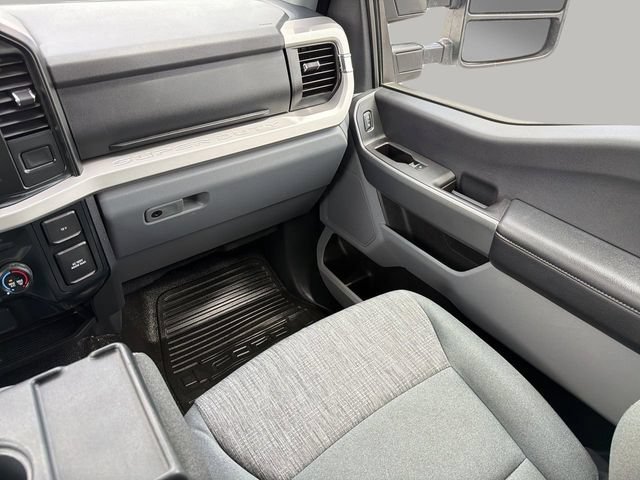 Used 2023 Oxford White Ford XLT image 14