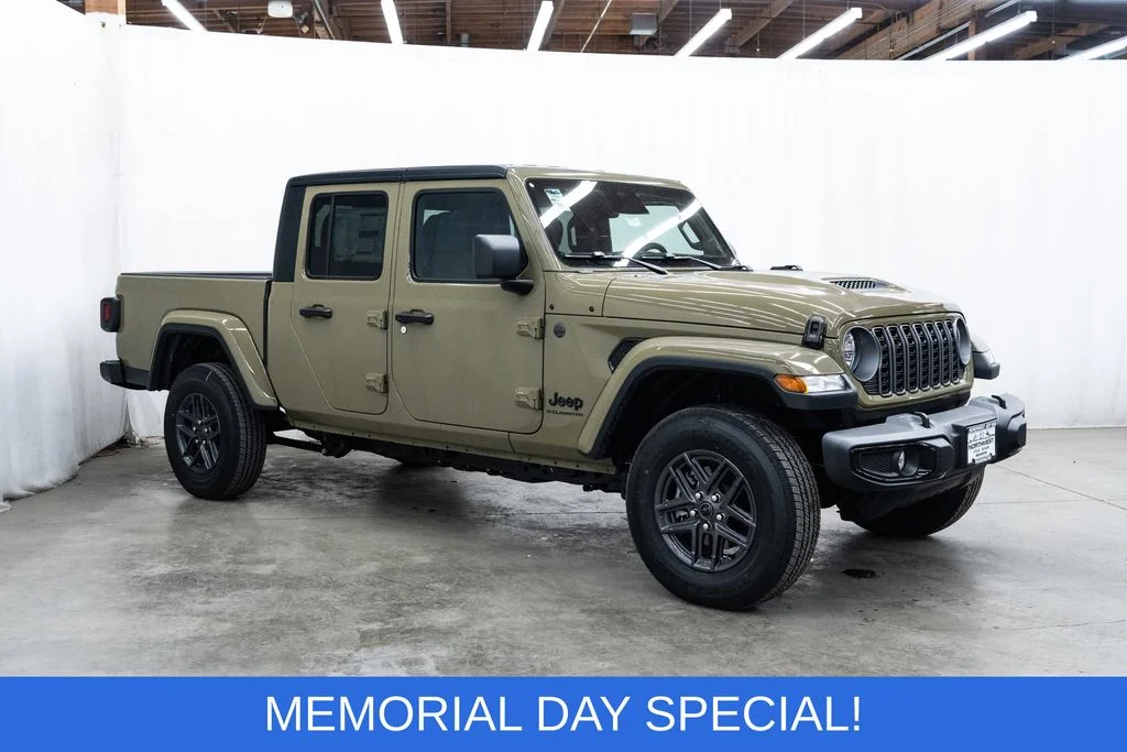 2026 Jeep Gladiator Sport S Auto's photo