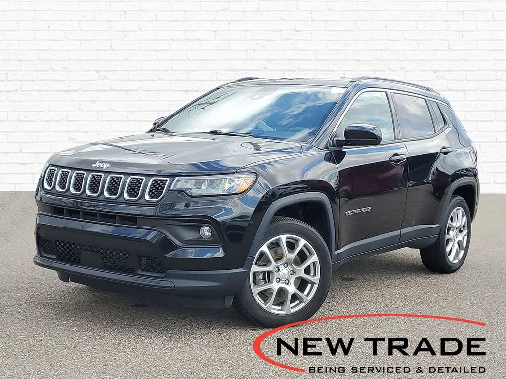 2023 Jeep Compass Latitude Lux 4X4's photo