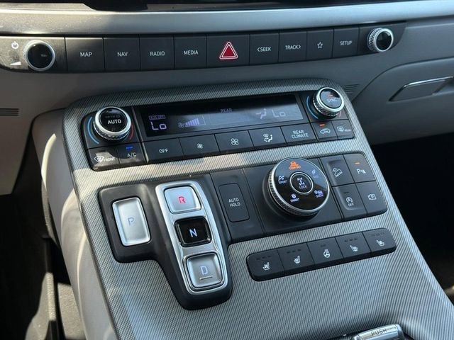 Used 2024 Silver Hyundai SEL image 21