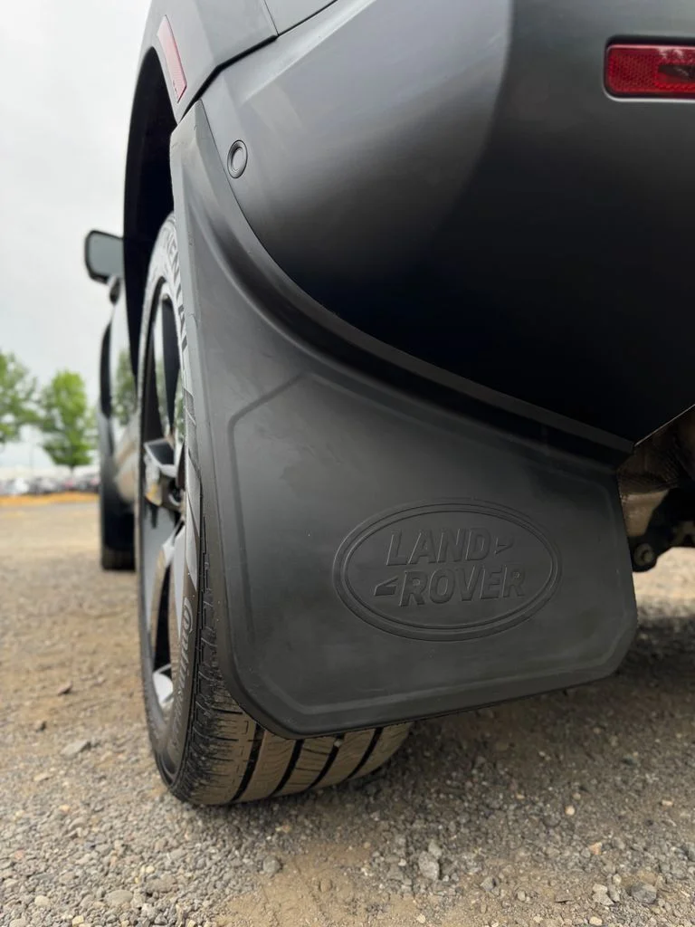 Used 2022 Santorini Black Metallic Land Rover SE image 54