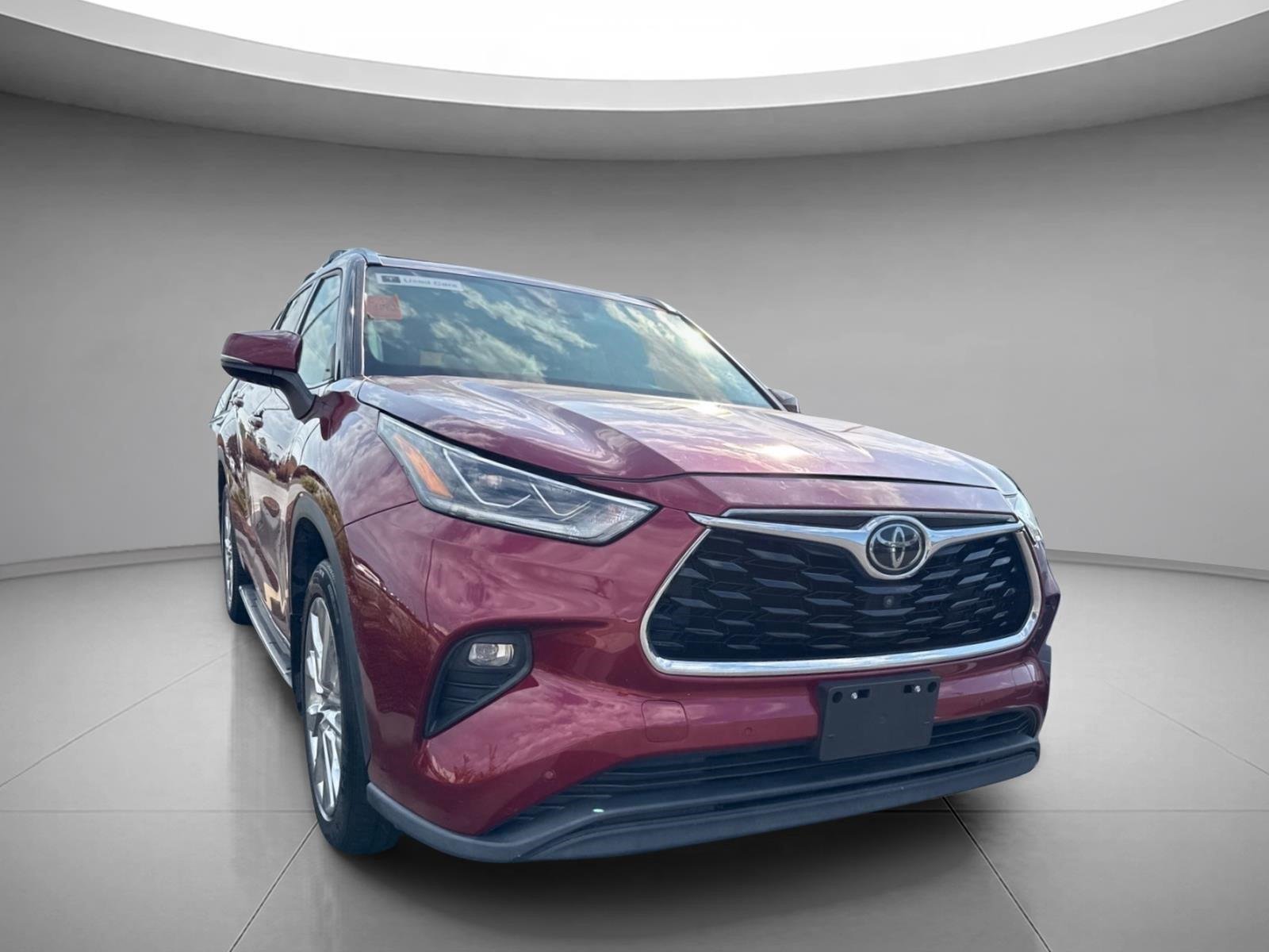 Used 2021 Ruby Flare Pearl Toyota Limited image 18