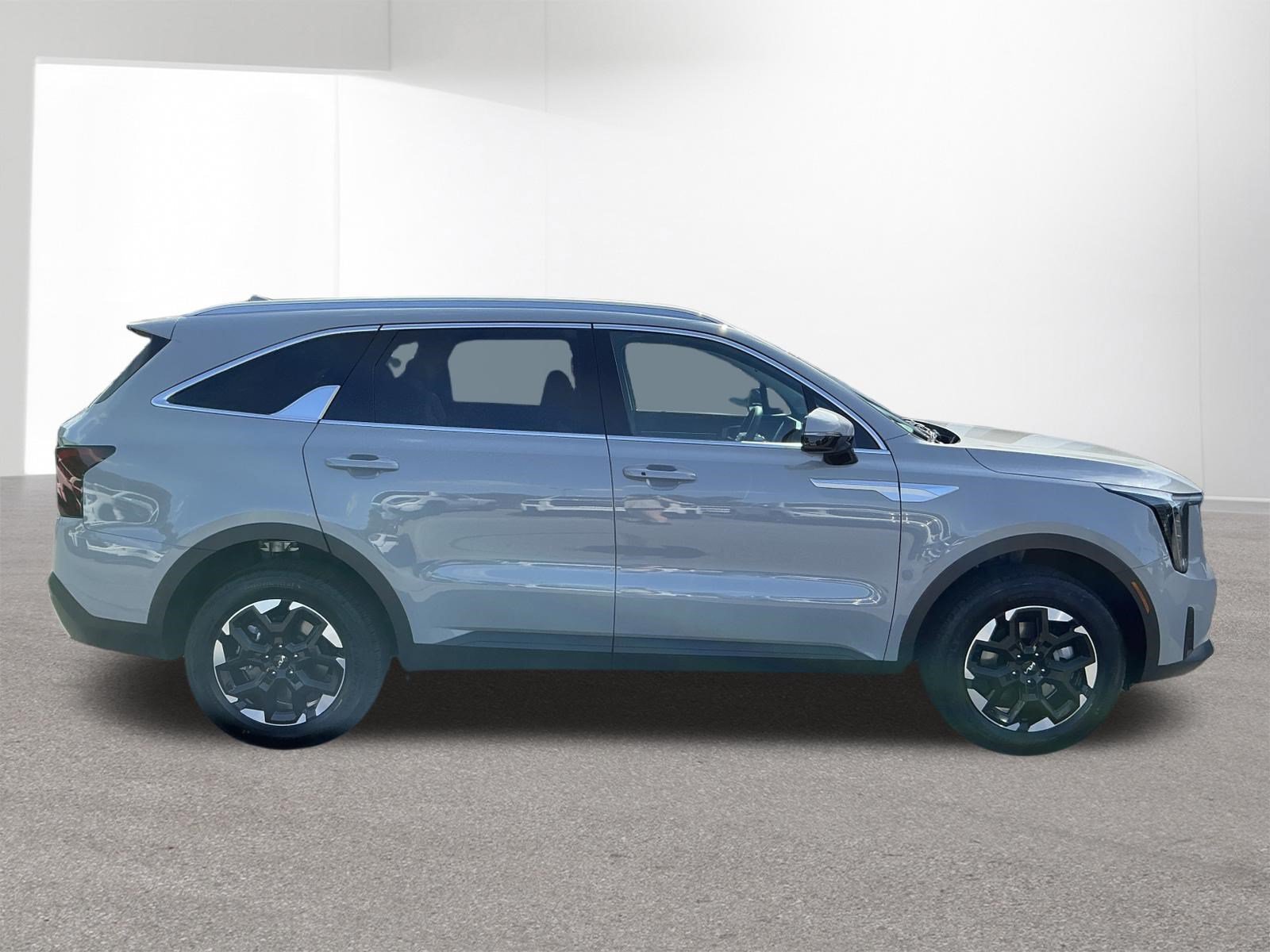New 2026 Wolf Gray Kia S image 2