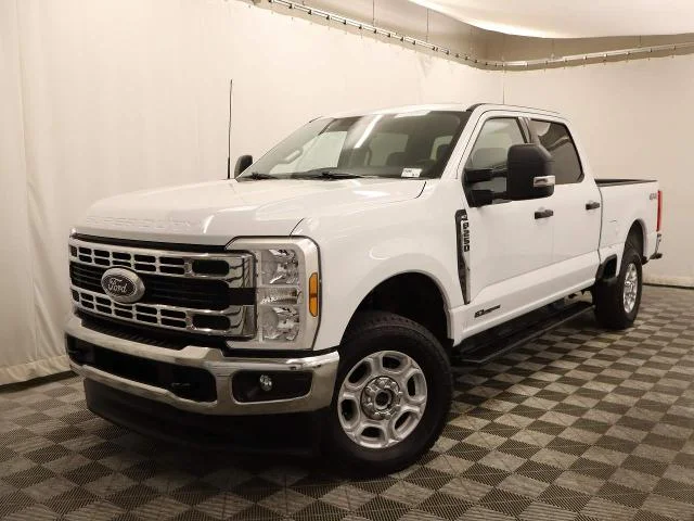 Certified Used 2026 Oxford White Ford XLT Crew Cab image 22