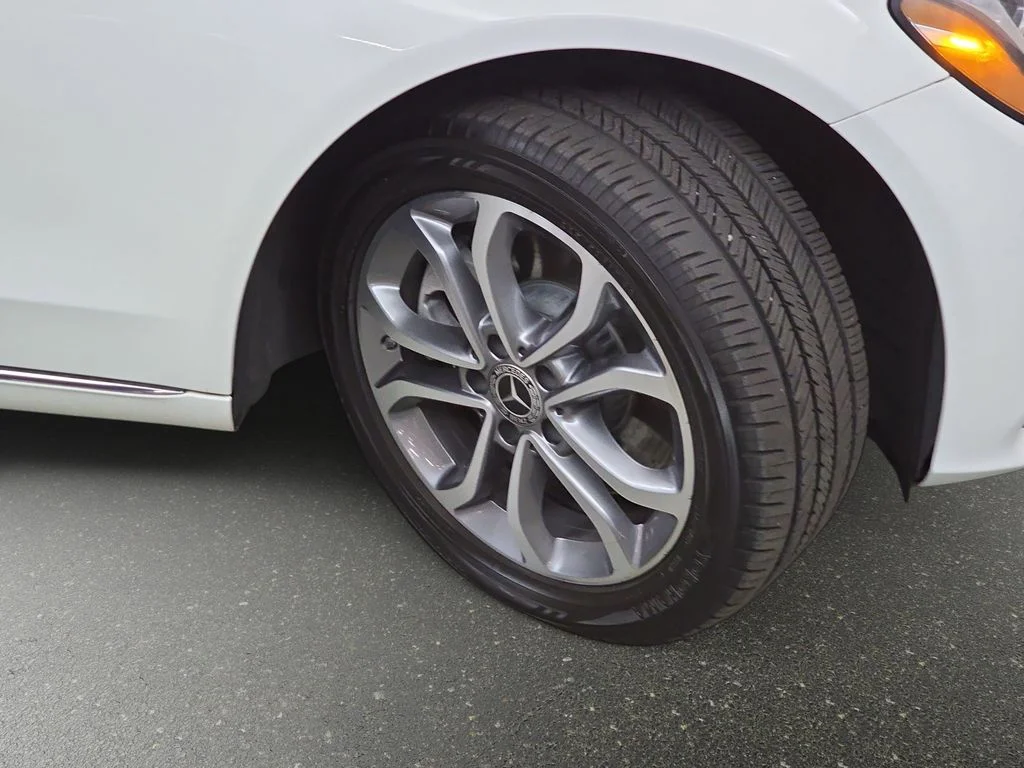 Used 2018 Polar White Mercedes-Benz C 300 image 32