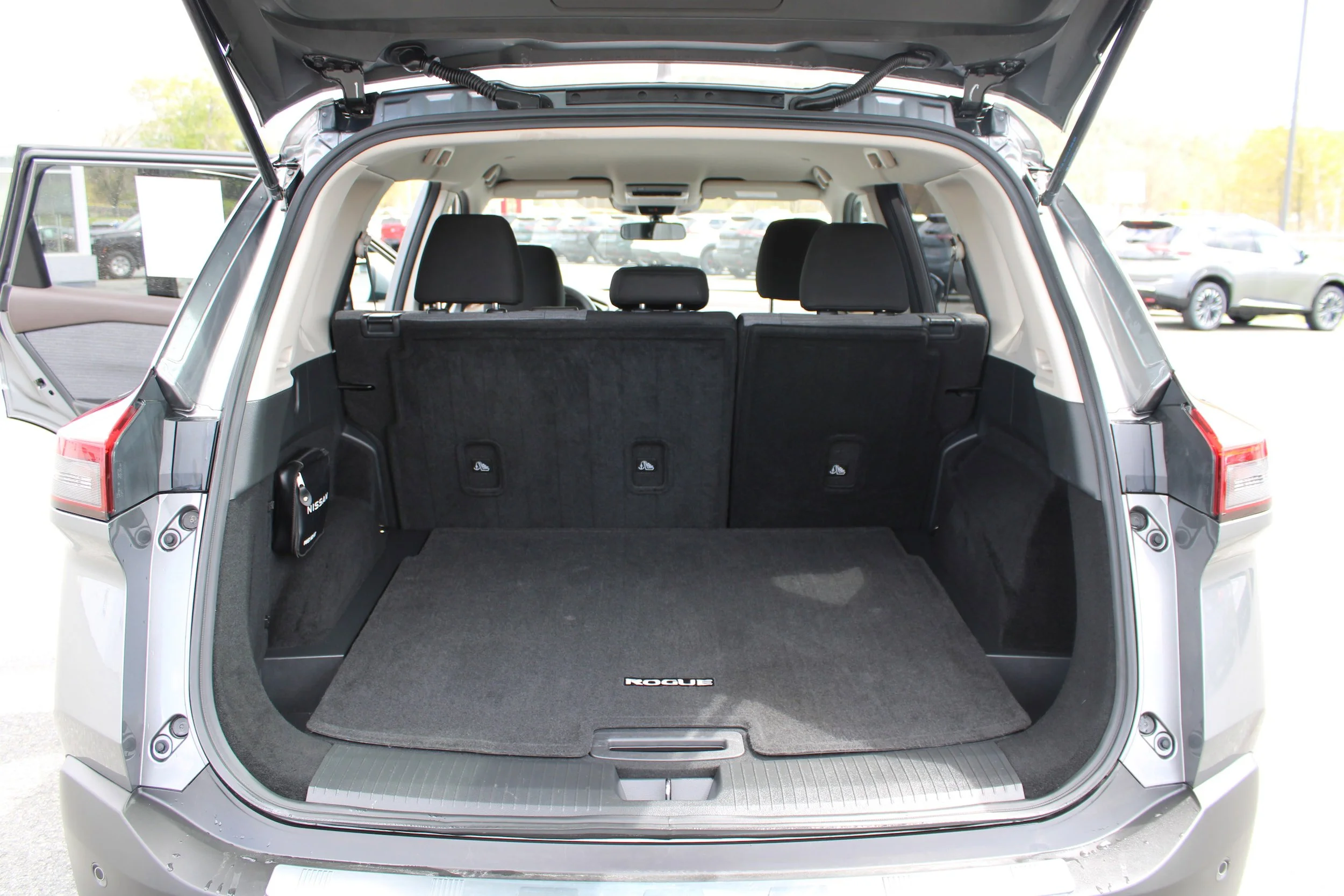 Used 2023 Gun Metallic Nissan SV image 15