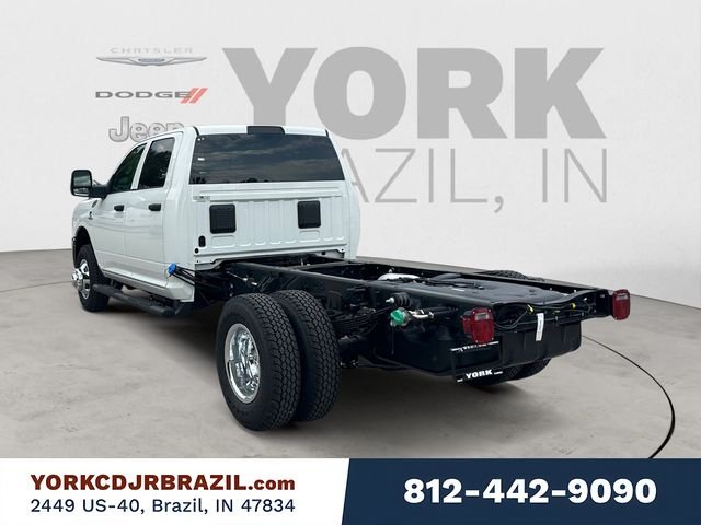 New 2026 Bright White Clear-Coat Exterior Paint RAM Tradesman image 3