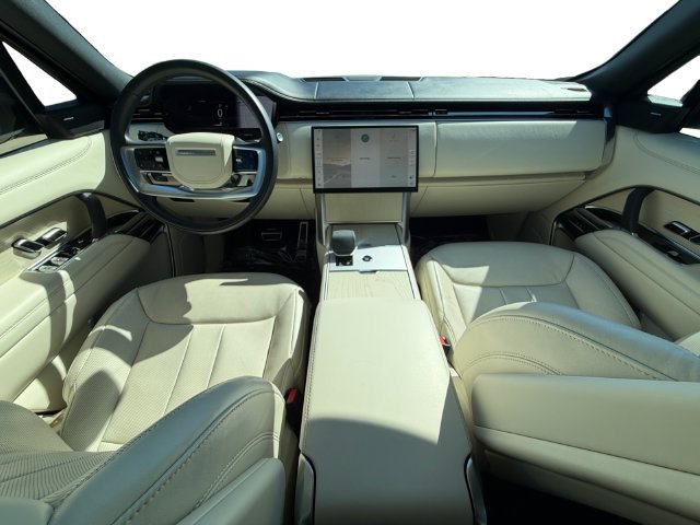 Used 2024 Silver Land Rover SE image 12