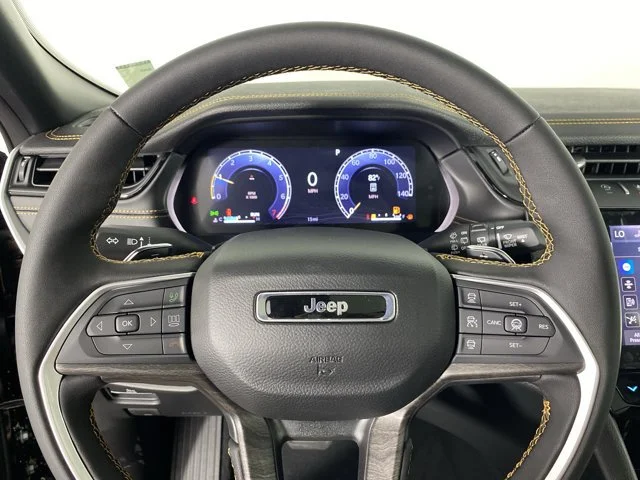 New 2026 Diamond Black Crystal Pearl-Coat Exterior Paint Jeep Limited image 20