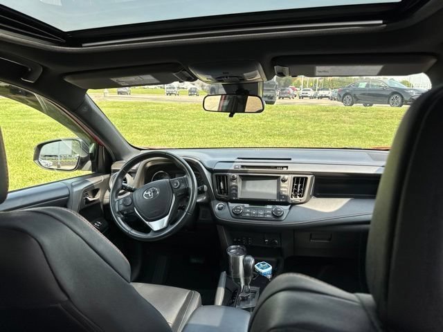 Used 2017 Barcelona Red Metallic Toyota SE image 14