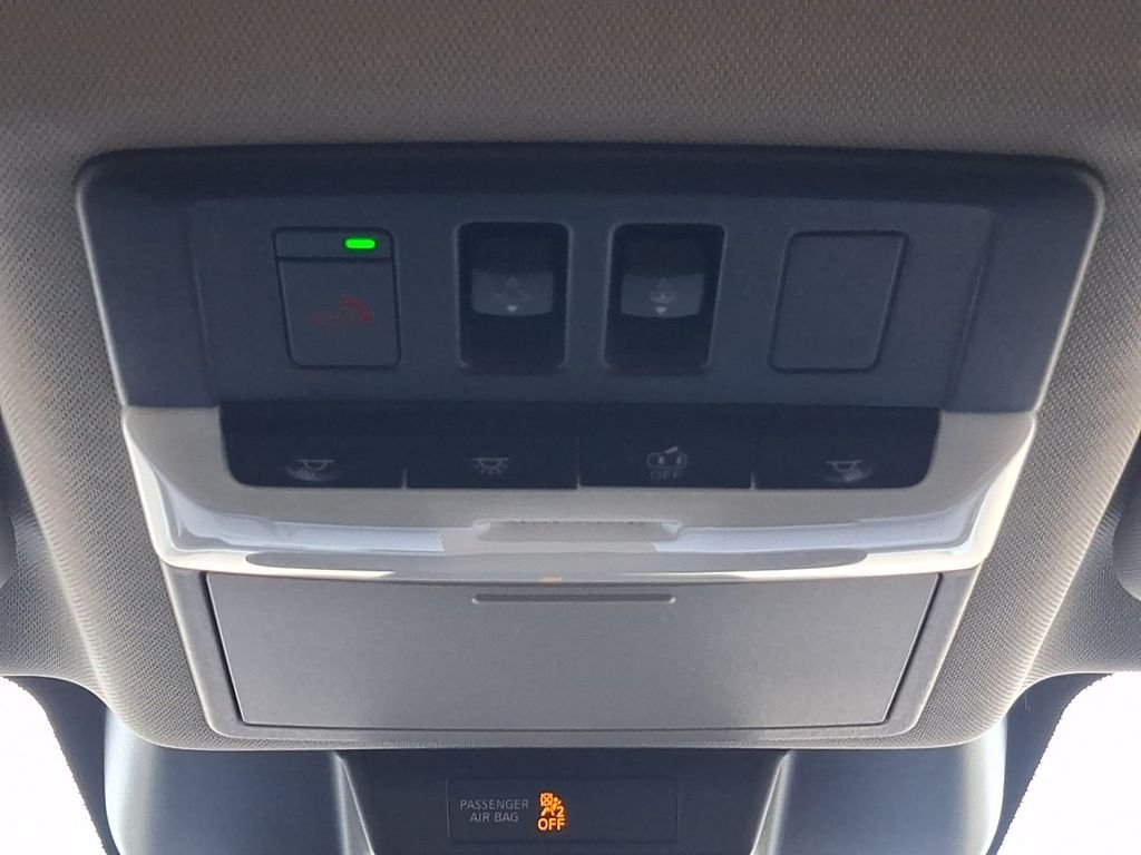 2026 Nissan Rogue Platinum - Photo 8
