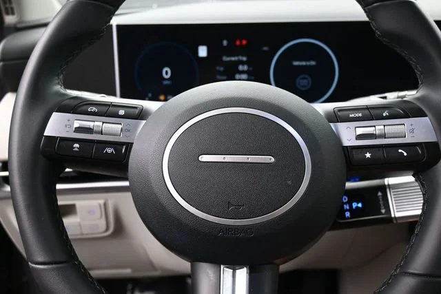 Used 2025 Gray Hyundai SEL Convenience image 18