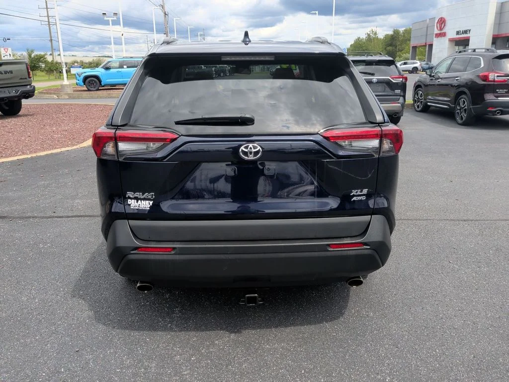 Used 2019  Toyota XLE image 7