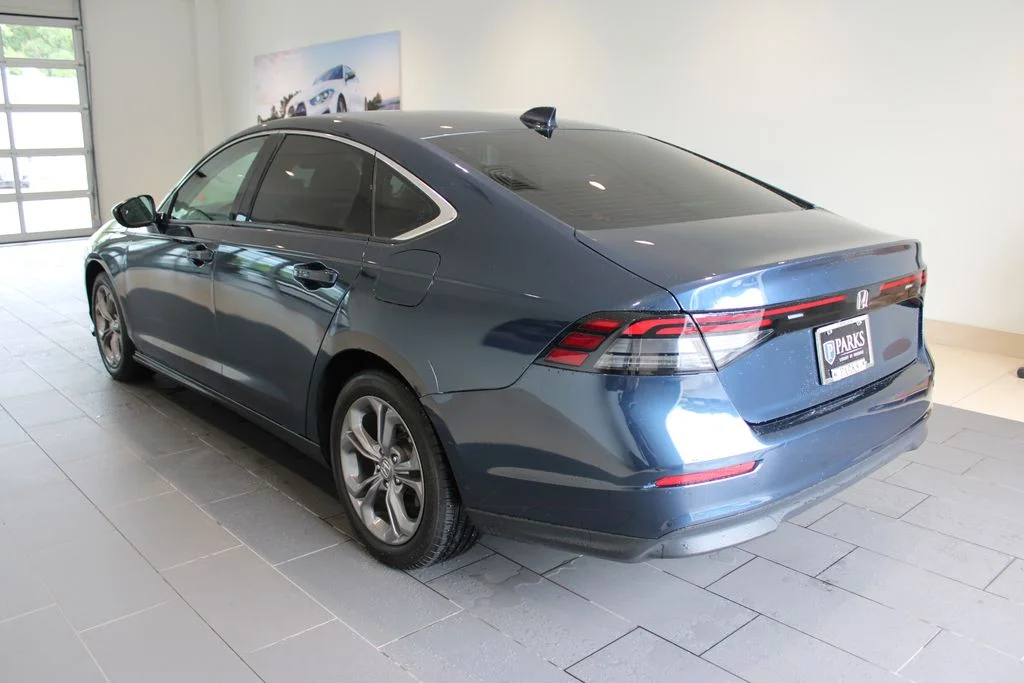 Used 2024 Canyon River Blue Metallic Honda EX image 32