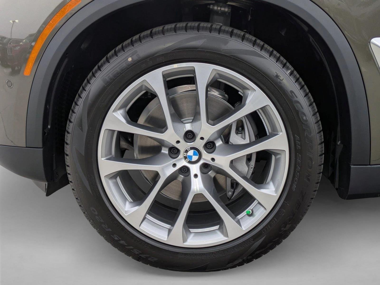 Used 2026 Manhattan Green Metallic BMW xDrive40i image 10