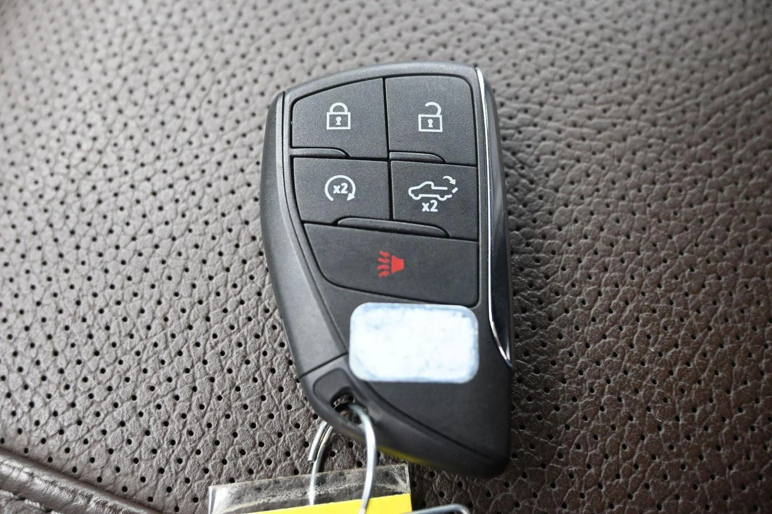 Used 2024 White Frost Tricoat GMC Denali image 38