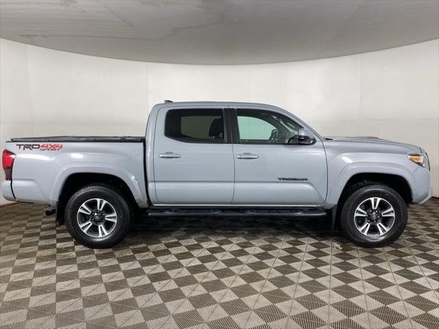 Certified Used 2019 CEMENT Toyota  image 9