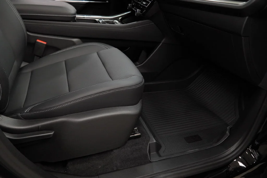 New 2027 Mosaic Black Metallic Chevrolet LT image 38