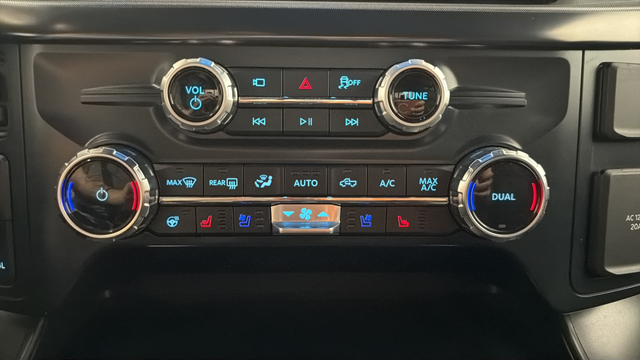 Used 2025 Antimatter Blue Metallic Ford Tremor image 16
