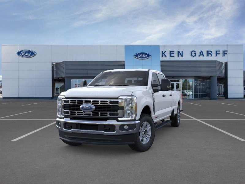 New 2026 Oxford White Ford XLT image 2
