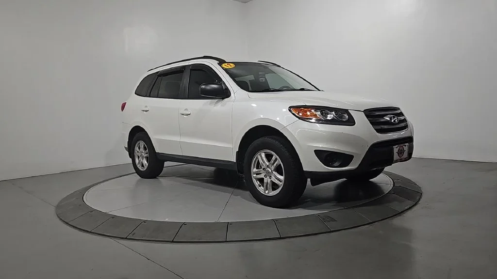 Used 2012 White Hyundai GLS image 3