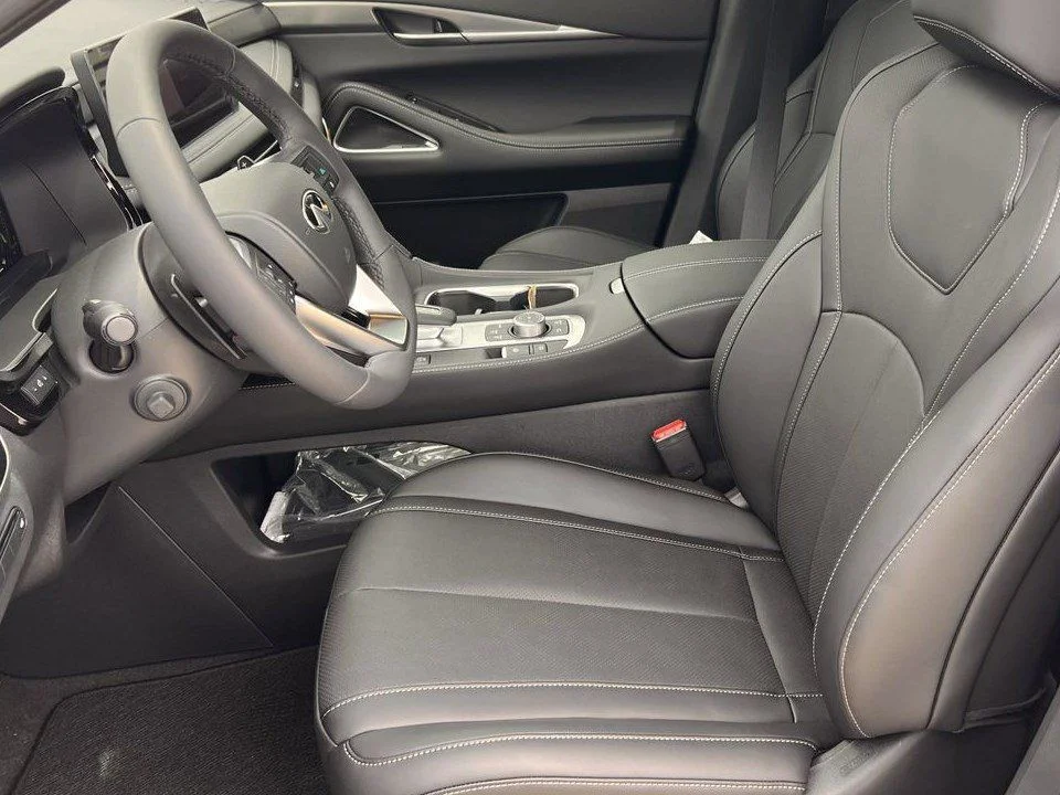 New 2027 RADIANT WHITE INFINITI Sport AWD image 20