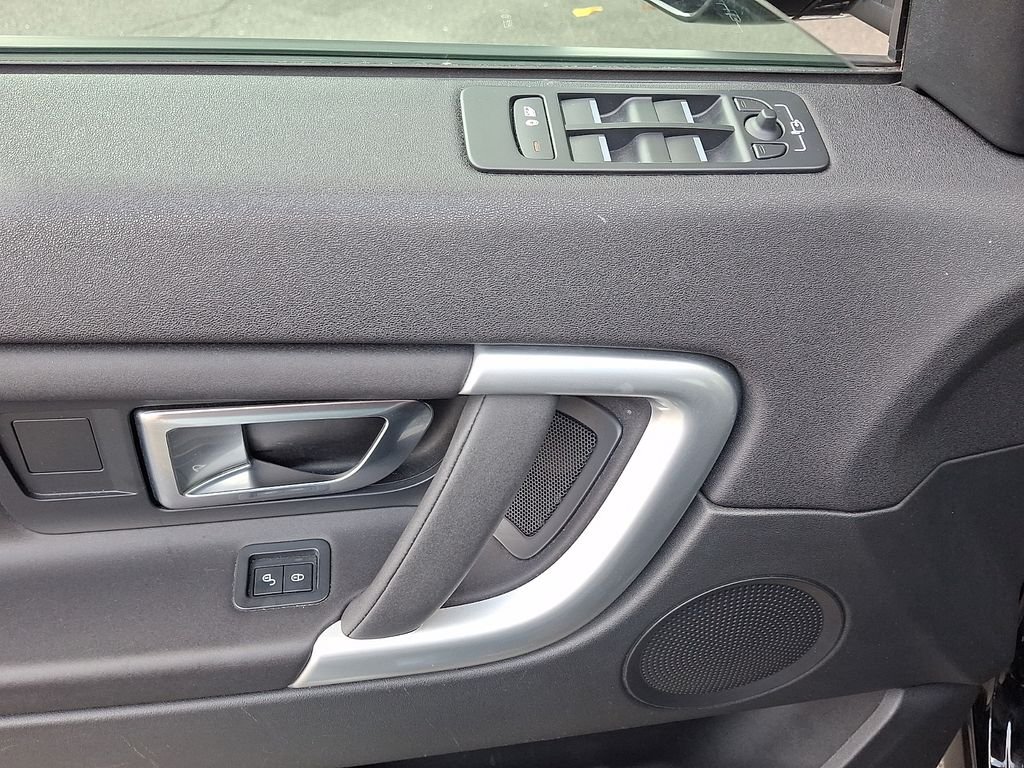 Used 2018 Narvik Black Land Rover SE image 12
