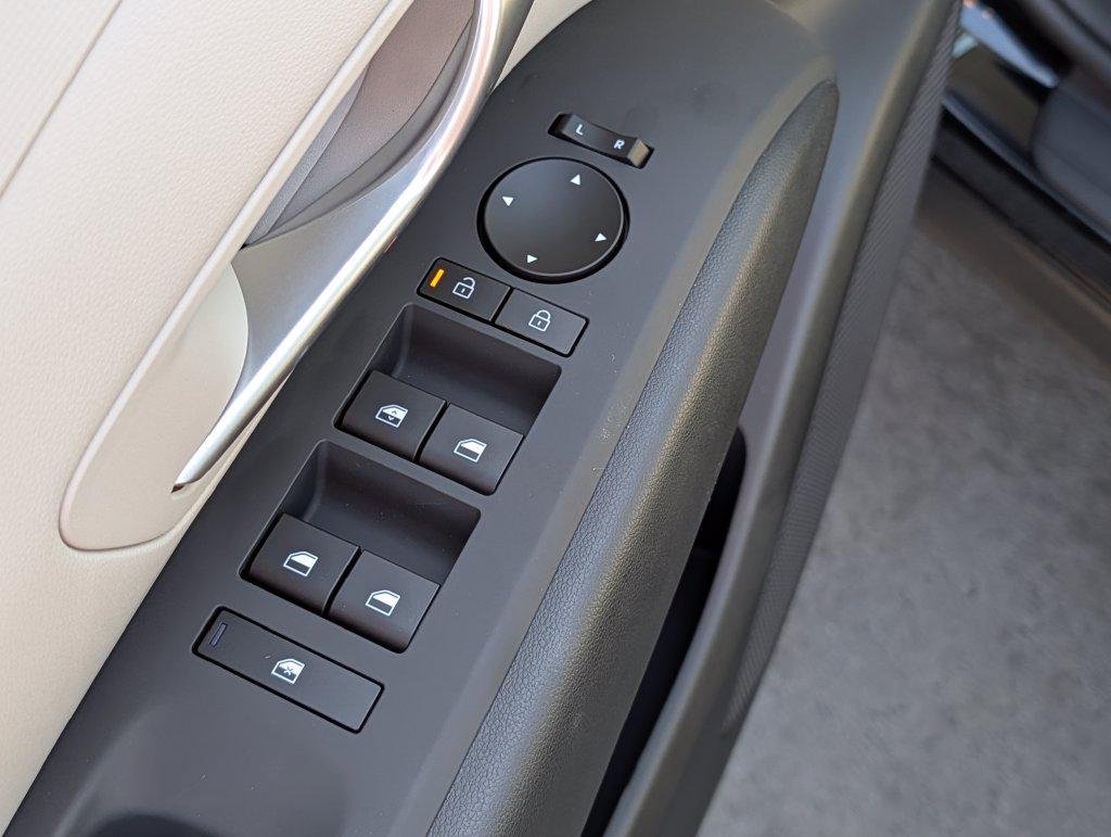 New 2026 Black Hyundai SE FWD image 18