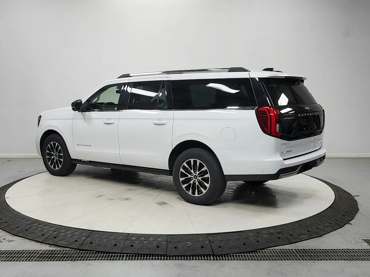 Used 2025 White Ford Platinum image 6