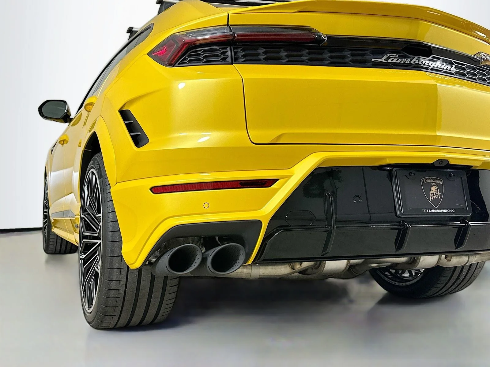 Used 2025 Yellow Lamborghini  image 62