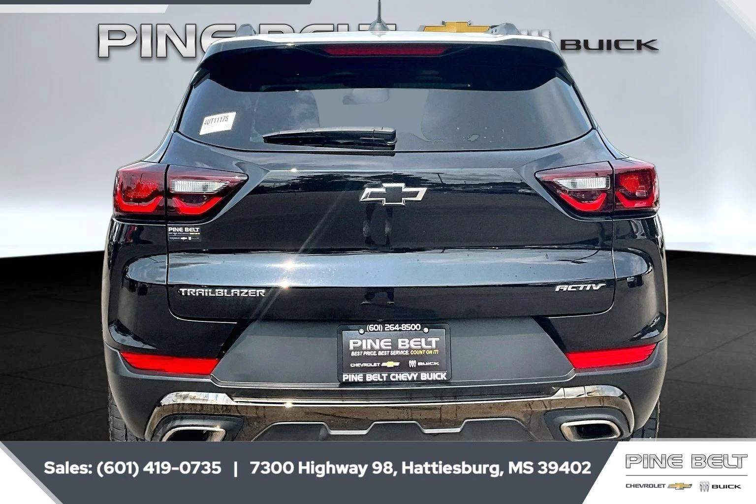 Used 2024 Mosaic Black Metallic Chevrolet ACTIV image 4