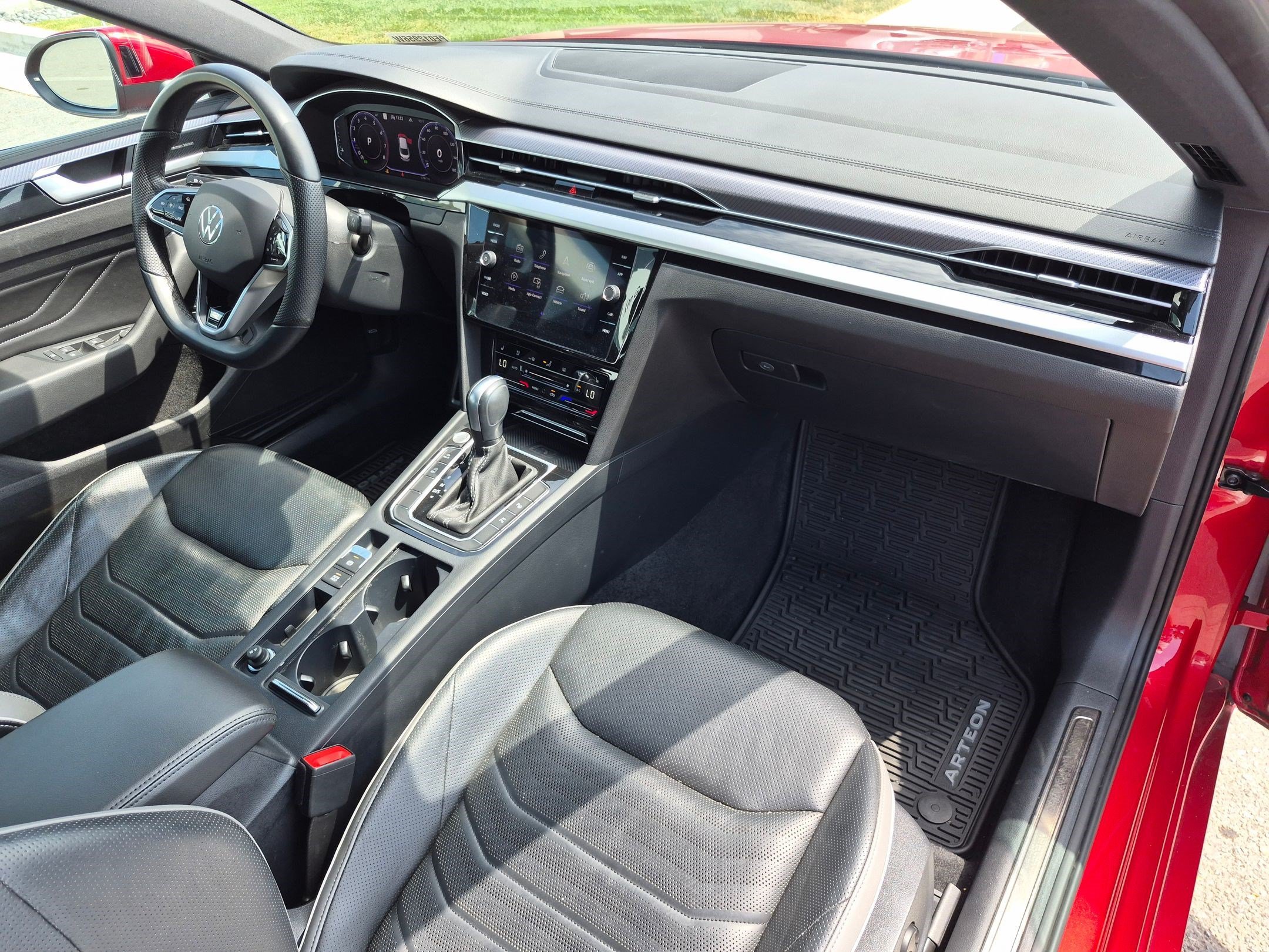 Used 2023 Kings Red Metallic Volkswagen SEL Premium R-Line image 34