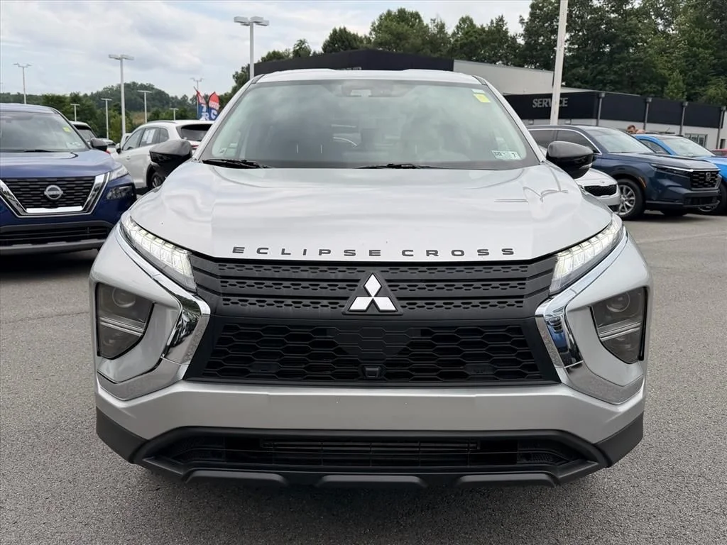 Used 2022 Silver Mitsubishi LE image 17