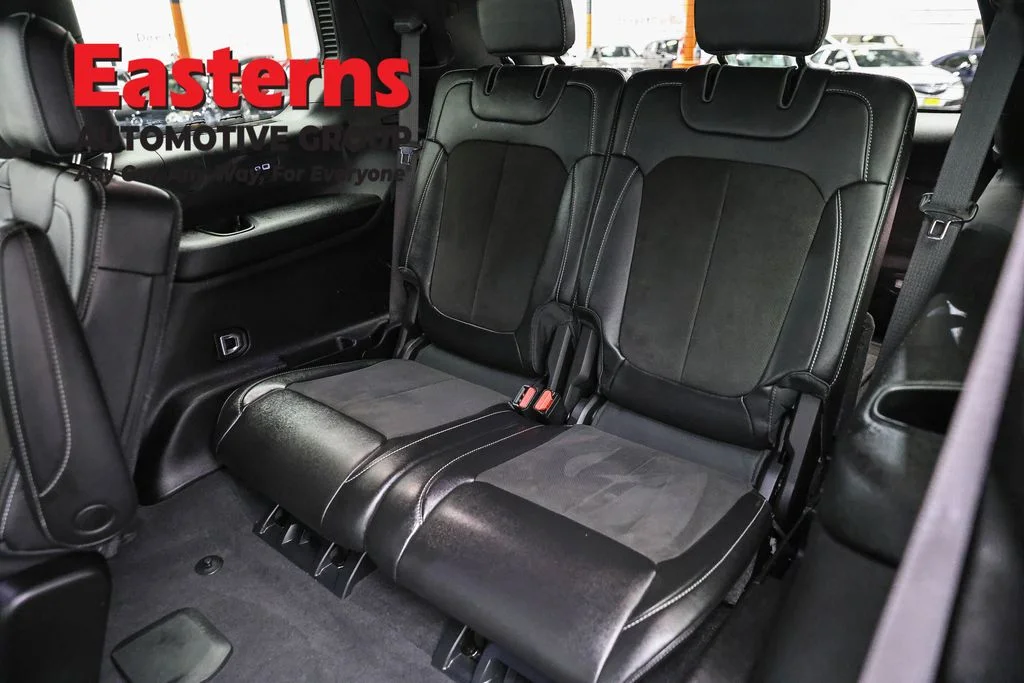 Used 2023 Black Jeep Altitude image 22