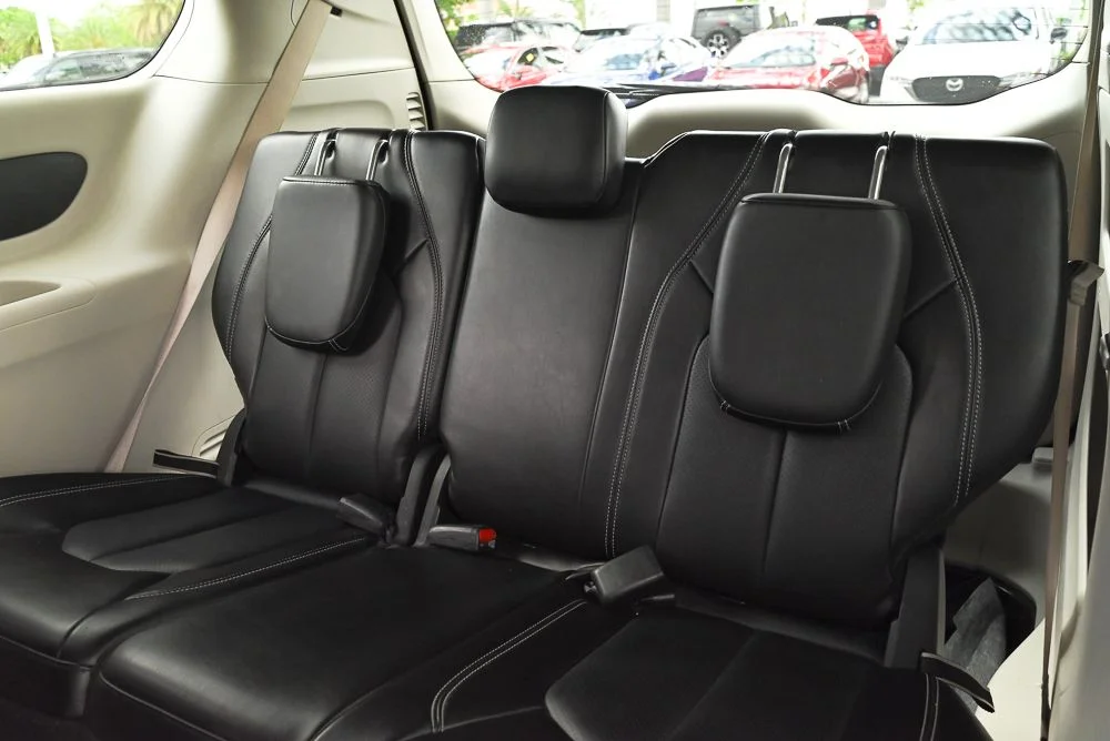 Used 2024 Black Chrysler Touring L image 18