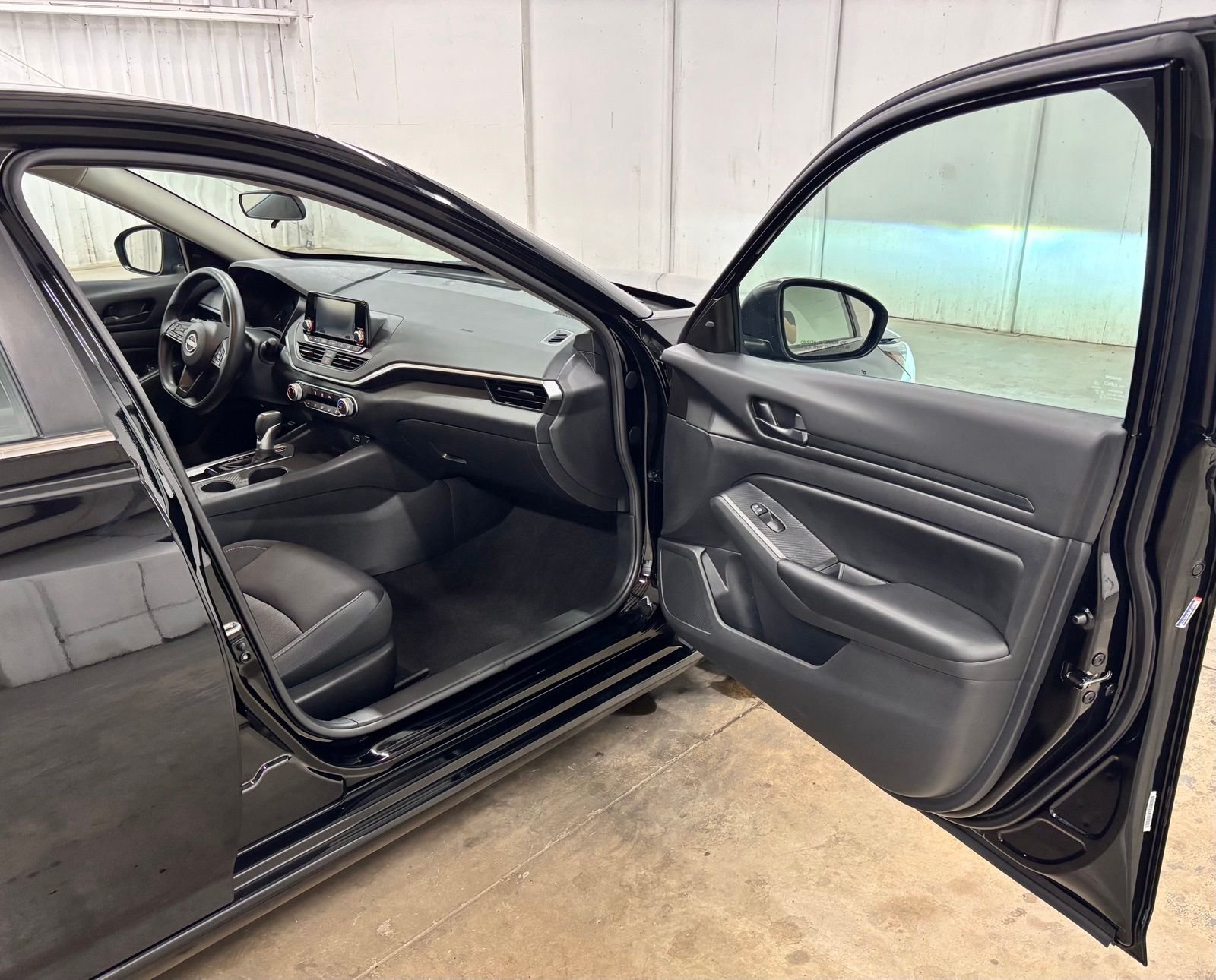 Used 2024 Black Nissan 2.5 S image 17