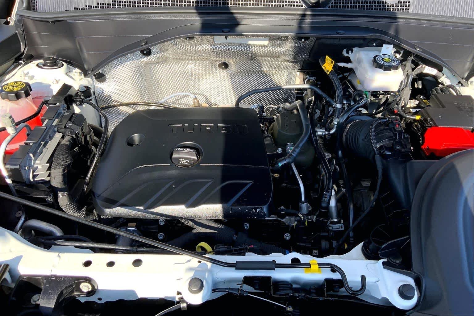 Used 2022 Summit White Chevrolet LT image 31