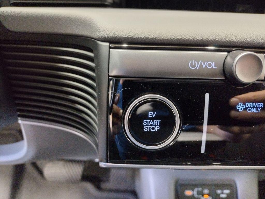 New 2026 Cyber Gray Hyundai SEL image 34