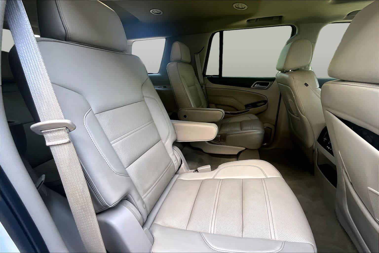 Used 2016 White Frost Tricoat GMC Denali image 20